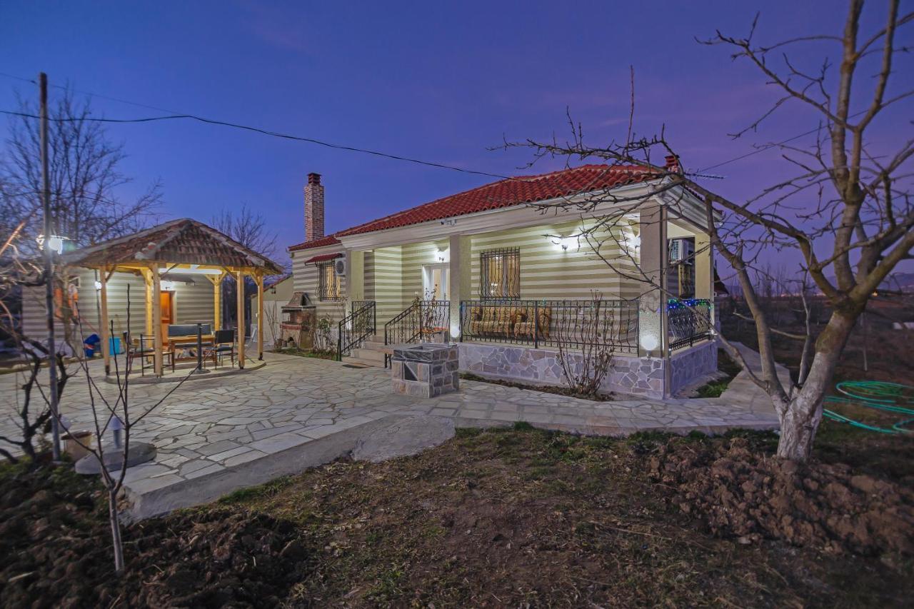 Vila 1 Korce Exterior foto